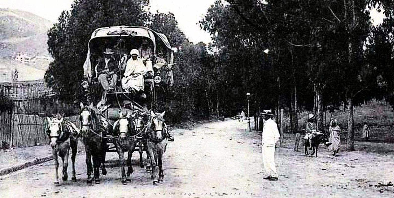 1202- Menerville - Arrivee de la diligence2.jpg